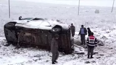 Öğrenci Servisi Devrildi: 9 Yaralı