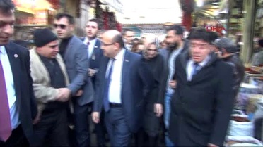 Şanlıurfa Akdoğan Çifti El Ele Şehri Dolaştı