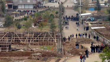 Cizre'de Gergin Bekleyiş Sürüyor
