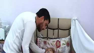 3 Yaşındaki Samet Sadece Canının Yandığını Hissedebiliyor