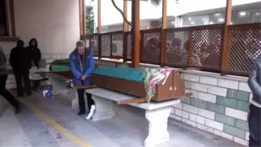 Kazada Ölen Üniversite Öğrencisi Nur Akay Toprağa Verildi