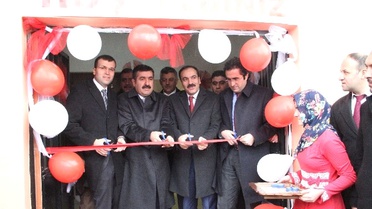 Gevaş'ta Kadın Kültür Merkezi ve Çok Amaçlı Spor Salonu Hizmete Açıldı