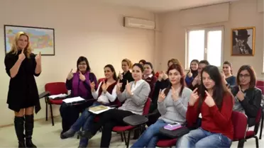 Özhan'dan Kasiyerlerine, İşaret Dili Eğitimi