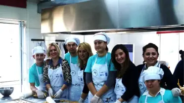 Tefal Çalışanları Yılbaşı İçin Kolları Sıvadı