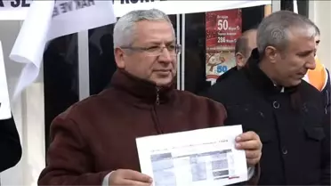 Haksen'den Cüzdan Yakma Eylemi