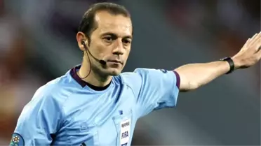 Beşiktaş, Galatasaray Formalı Cüneyt Çakır Görseli Paylaştı