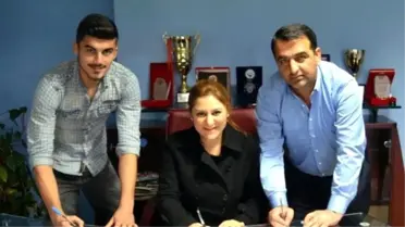 Adana Demirspor Emre'nin Sözleşmesini 4 Yıl Uzattı