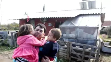 Babasının Gözyaşlarını Silen Tuana: Çok Seviyorum