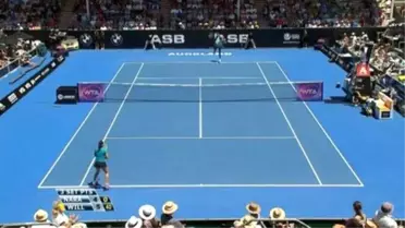 Auckland: Williams Schießt Sich Warm