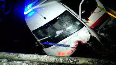 Sivas Hasta Taşıyan Ambulans Baraj Göletine Uçtu 4 Yaralı