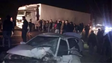 Tek Şeride Düşürülen Yolda İki Otomobil Çarpıştı: 1 Ölü, 5 Yaralı