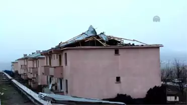 Palu'da Şiddetli Rüzgar, Çatıları Uçurdu