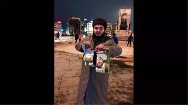 Ehlisünnet TV Muhabiri Taksim'de Charlie Hebdo Dergisini Yırttı