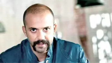 Sarp Akkaya, Esmer Güzelle Yakalandı
