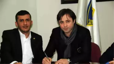 Bucaspor Bahadır'la İmzaladı