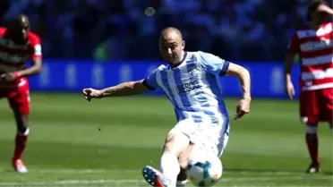 Amrabat Malaga'yı Sırtlıyor