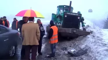 Dorseden Düşen İş Makinesi İşçi Servisine Çarptı