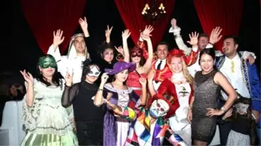 Dosso Dossi'de Gündüz Moda, Gece Eğlence