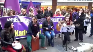 İzmir'de Kadınlardan Şarkılı Sözlü Eylem