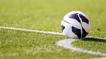 Amatör Futbol Takımı Oyuncuları, Hakemleri Oturarak Protesto Etti