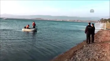 Yelkenliyle İznik Gölüne Açılan 3 Çocuk, Boğulma Tehlikesi Geçirdi