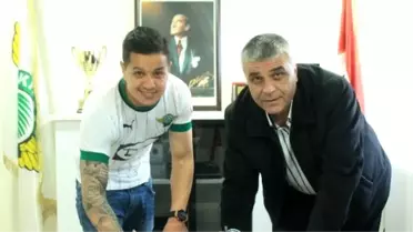 Akhisar Belediyespor'da 2 İmza Daha