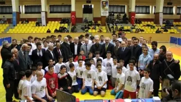 Genç Güreşçiler Konya'dan Madalya ile Döndü