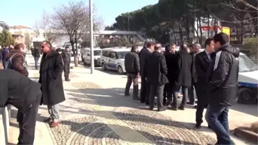 Adliye Önünde Silahlı Kavga: 1'i Polis, 4 Yaralı