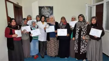 Yozgat'ta Torunlardan Önce Nineler Karne Aldı