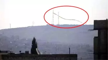 YPG'den Kobani'ye 76 metrelik Zafer Bayrağı
