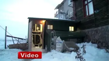 Dünyanın Çeşitli Ülkelerinden Gelen Tavukları Hobi Olarak Yetiştiriyor