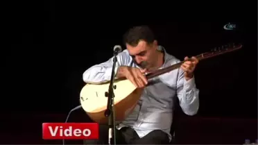 Erdal Erzincan'dan Bağlama Şov
