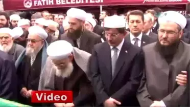 Davutoğlu Mahmut Efendi'nin Kardeşinin Cenazesinde