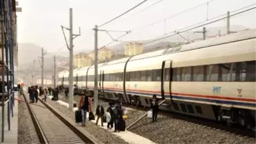 Fırtına, Yht Seferlerini Durdurdu