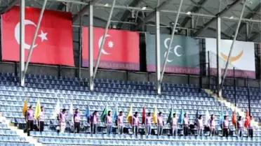 Osmanlı Tribünlerine 16 Türk Devletini Temsilen Figürler Asıldı