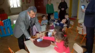 Lapseki'de 1231 Öğrenciye Süt Dağıtıldı