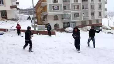 Başkentte Kar Çocukları Sevindirdi