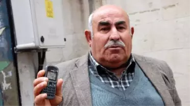 52 Yaşındaki Adam Taliplerini Bekliyor