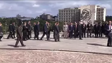 Erdoğan, Küba'da Jose Marti Anıtına Çelenk Koydu