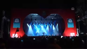 Kayahan ve Nilüfer Yıllar Sonra Aynı Sahnede