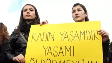 CHP'li Kadınlardan Siyah Bantlı Özgecan Eylemi