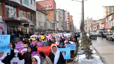 Yüksekovalı Kadınlar 'Özgecan' İçin Yürüdü