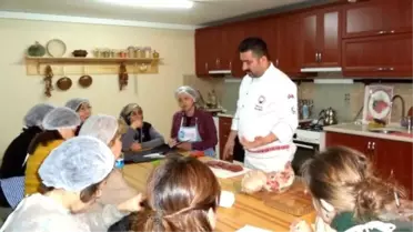 Esmek'in Et Yemekleri Kursu Tamamlandı