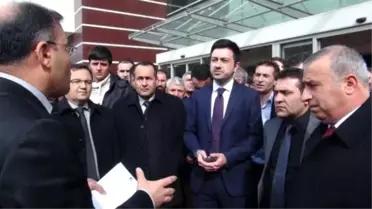 Esnaflar, Avm'nin Elektriklerinin Kesmesine İzin Vermedi