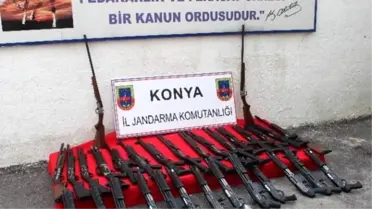 Kargo Araçlarıyla Taşınan Silahlar Jandarmaya Takıldı
