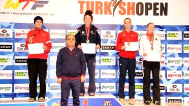 Selçuk, Tekvando'da 2 Altın ve 1 Gümüş Madalya Kazandı