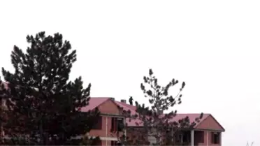 Bingöl Valiliği'nden Çatıdaki Eylemci Açıklaması: Keskin Nişancı Elindeki Tüfeğe Ateş Açtı