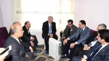 Egeli Sanayicilerden Özgecan'ın Ailesine Ziyaret