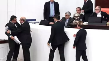 HDP'li Vekil Meclis'te Mikrofon Kırdı