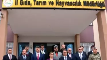 Vali Tapsız, Gıda Tarım ve Hayvancılık İl Müdürlüğü'nü Ziyaret Etti